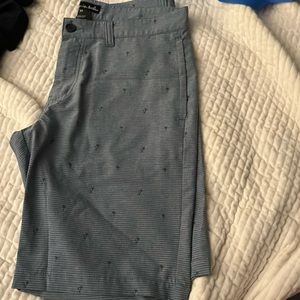 TravisMathew Men’s Golf Shorts, size 34